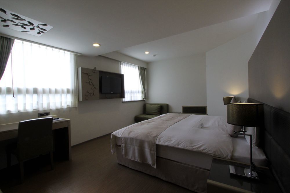 Shin Yuan Celeb Metro Hotel Hsinchu Esterno foto